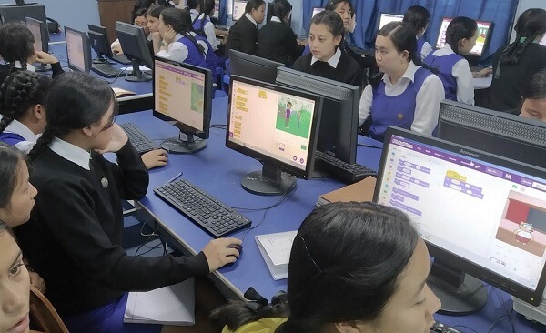 PictoBlox coding in school